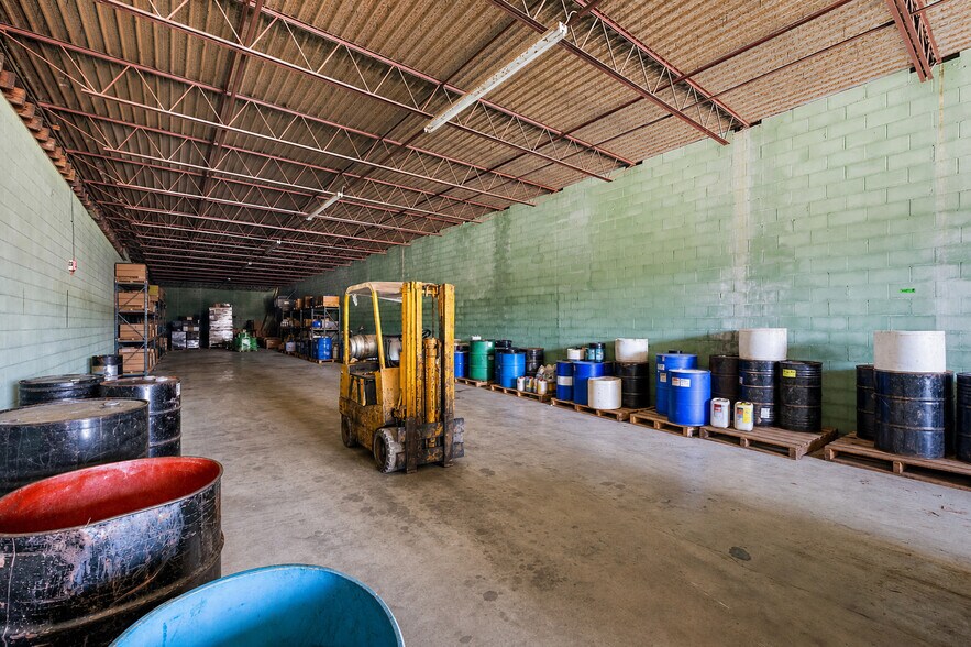 More Photos Of 2025 N Lapeer Rd, Lapeer Warehouse For Lease