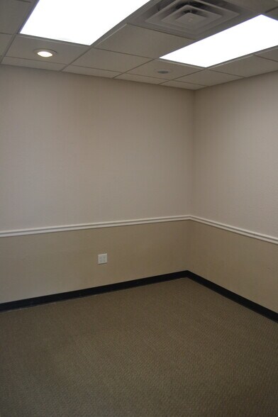 More Photos Of 115 N 6th St, Wausau Medical For Lease