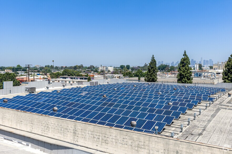 More Photos Of 5801 S Alameda St, Los Angeles Manufacturing For Sale