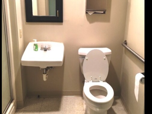 More Photos Of 1 Bronze Pointe Blvd, Swansea Office For Lease