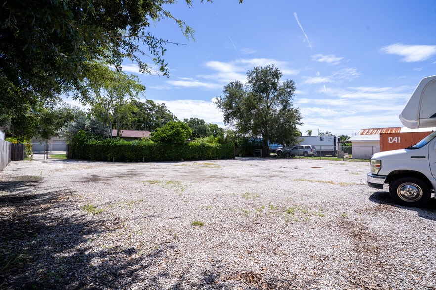 More Photos Of 883 Southwind Ln, Largo Industrial For Sale
