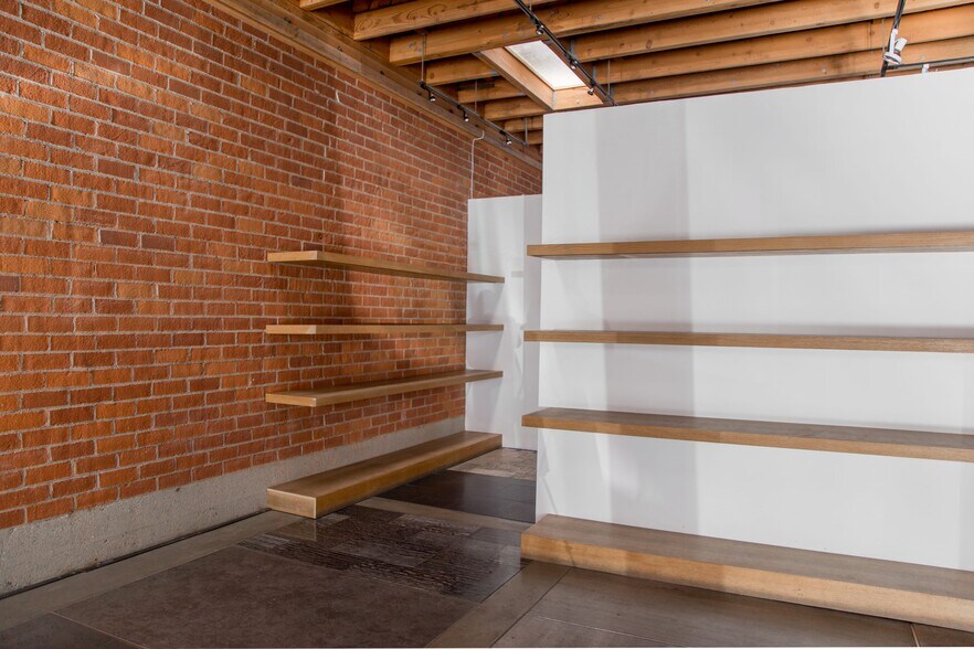 More Photos Of 8483 Melrose Ave, West Hollywood Storefront For Lease