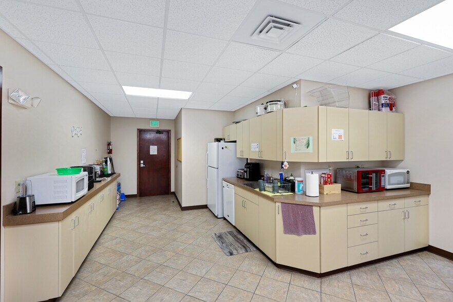 More Photos Of 1131 E Westview Ct, Spokane Medical For Lease