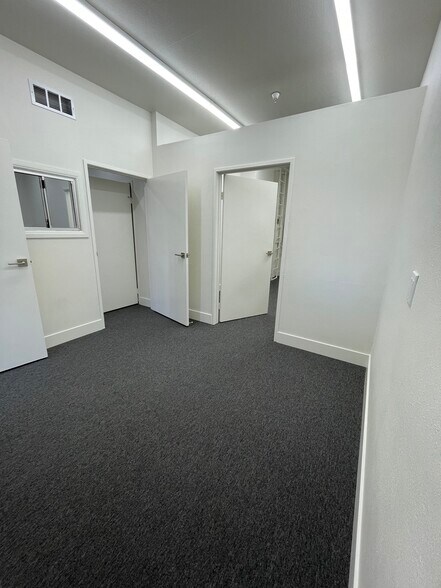 More Photos Of 7127 Laurel Canyon Blvd, North Hollywood Office For Lease