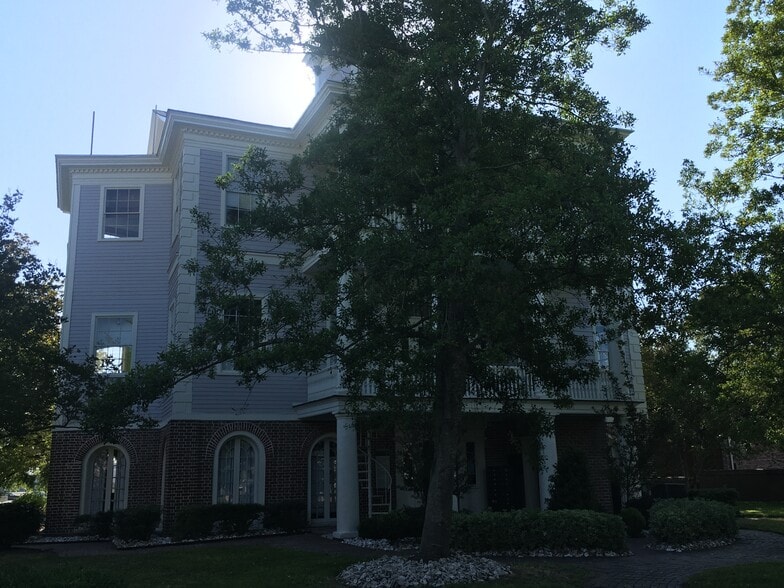 More Photos Of 635 E Bay St, Charleston Office Residential For Lease