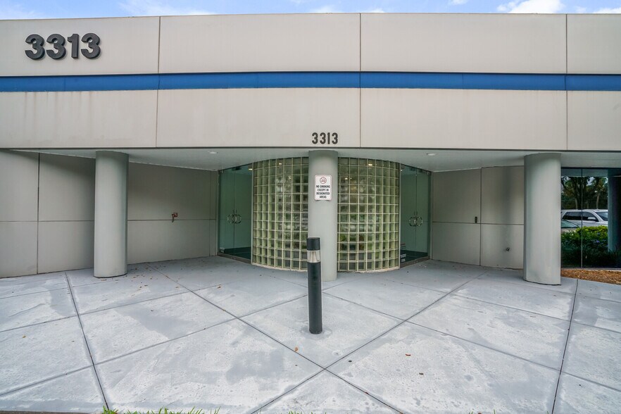 More Photos Of 3313 W Commercial Blvd, Fort Lauderdale Medical For Sale