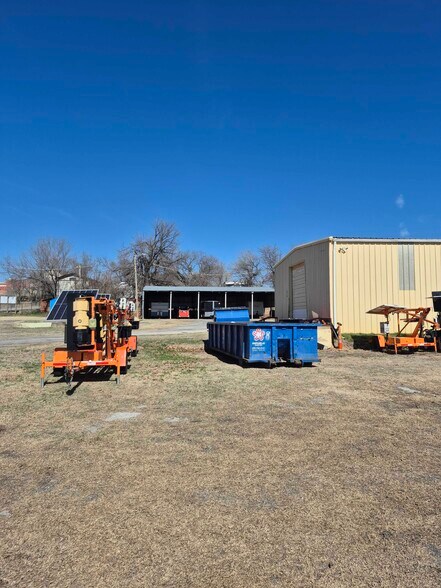 More Photos Of 600 Evanhale -1, Oklahoma City Warehouse For Lease