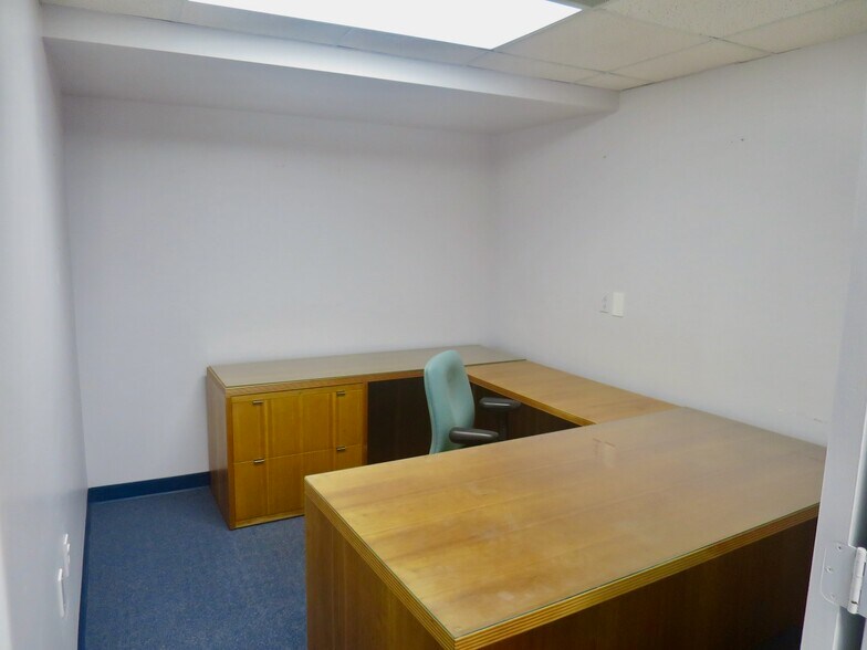 More Photos Of 4500 Black Rock Rd, Hampstead Office For Lease