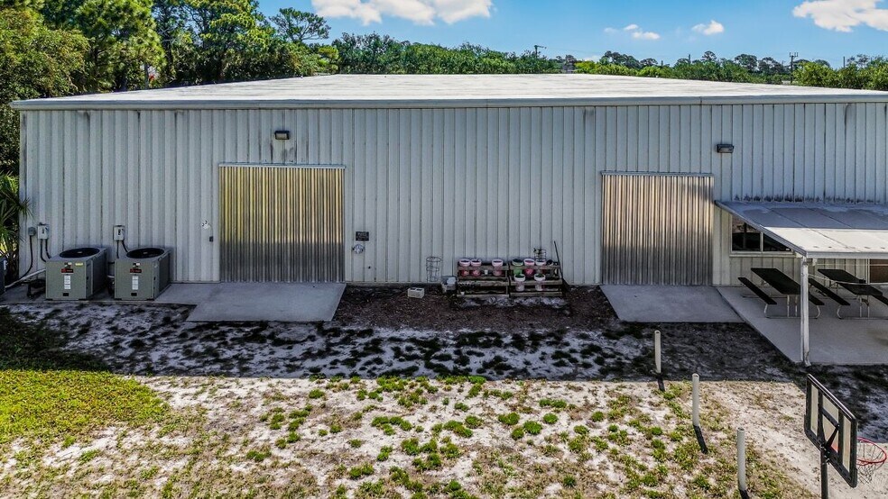 More Photos Of 1601 NE Success Dr, Jensen Beach Manufacturing For Sale