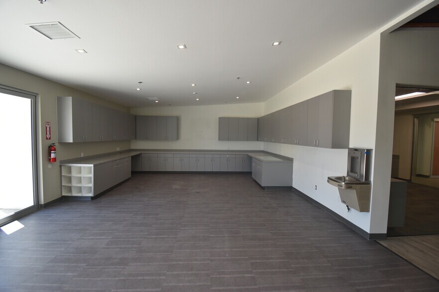 More Photos Of 72140 Magneisa Falls Dr, Rancho Mirage Office Residential For Sale