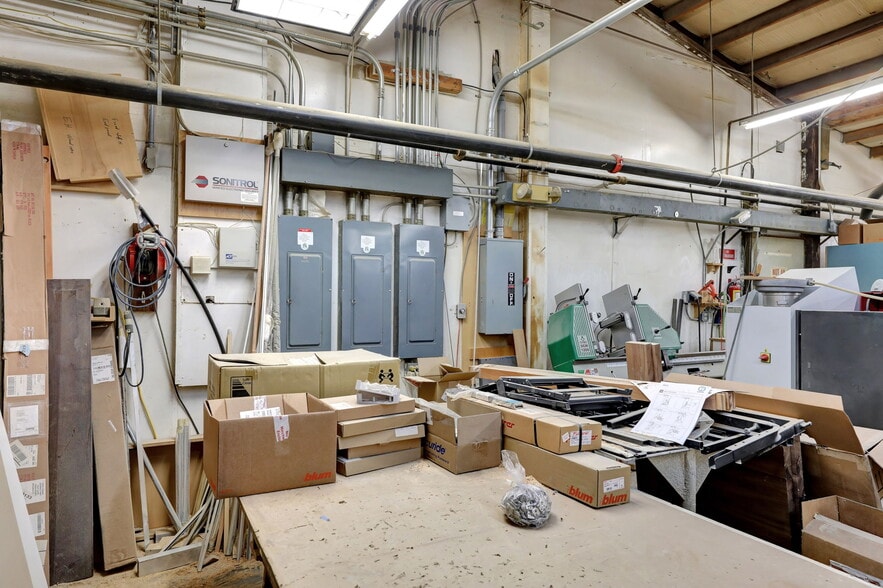 More Photos Of 1063 Beach Ave, Marysville Warehouse For Sale