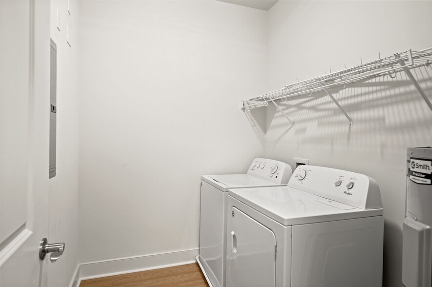 More Photos Of 77A Excelsior Ave, Saratoga Springs Apartments For Lease