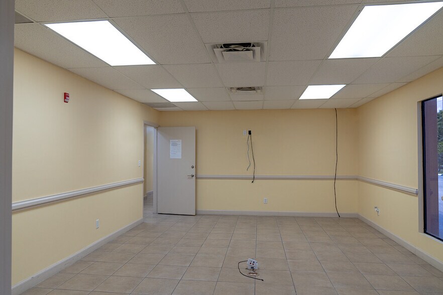 More Photos Of 1371 SW 8th St, Pompano Beach Warehouse For Lease