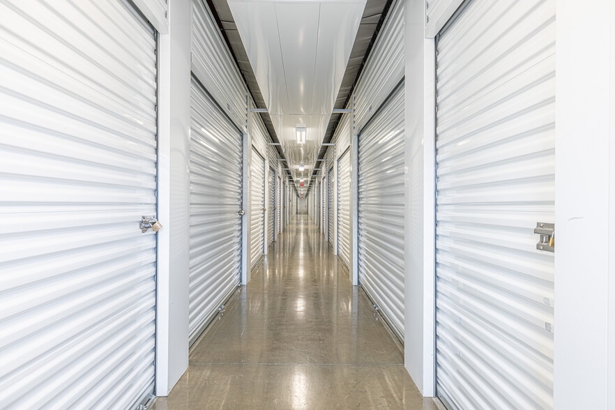 More Photos Of 20603 Clay Rd, Katy Self Storage For Sale