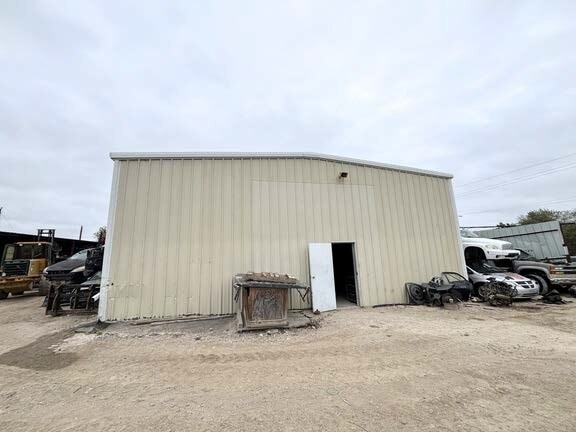 More Photos Of 10702 Cullen Blvd, Houston Warehouse For Sale