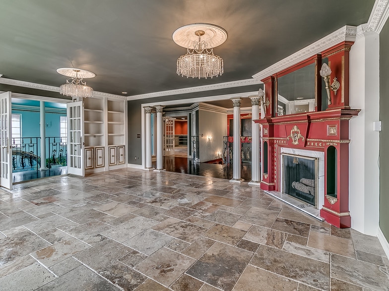 More Photos Of 4645 Tinker Diagonal St, Oklahoma City Loft Creative Space For Sale