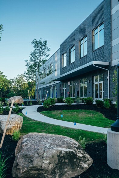 More Photos Of 11 Rock Row, Westbrook Medical For Lease