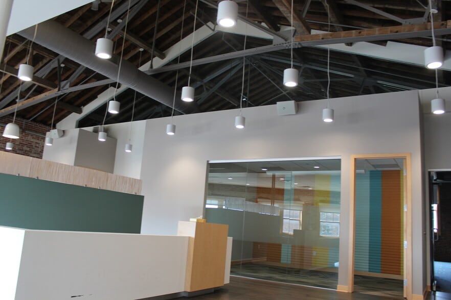 More Photos Of 1934-1948 Hennepin Ave, Minneapolis Office For Lease
