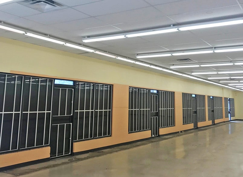 More Photos Of 1628 18th Ave S, Saint Petersburg Freestanding For Lease