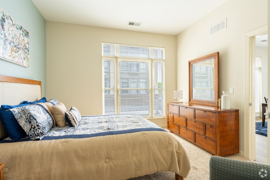 More Photos Of 670 Downey Green, Hampton Apartments For Sale