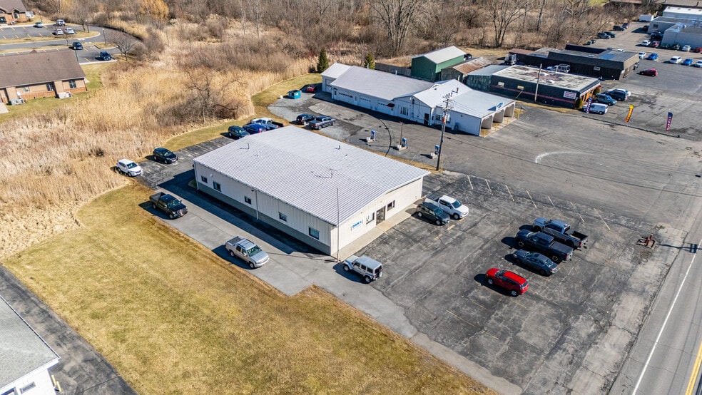 More Photos Of 636 W Washington St, Geneva Office For Sale