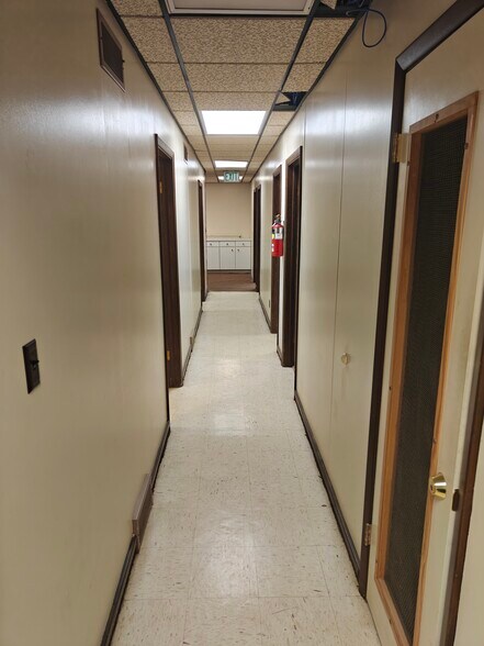 More Photos Of 208 E 1st St, McCook Office For Sale