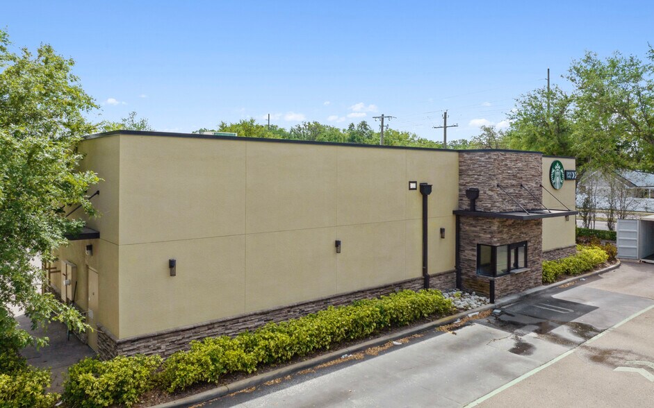 More Photos Of 1920 Bloomingdale Ave, Valrico Freestanding For Sale