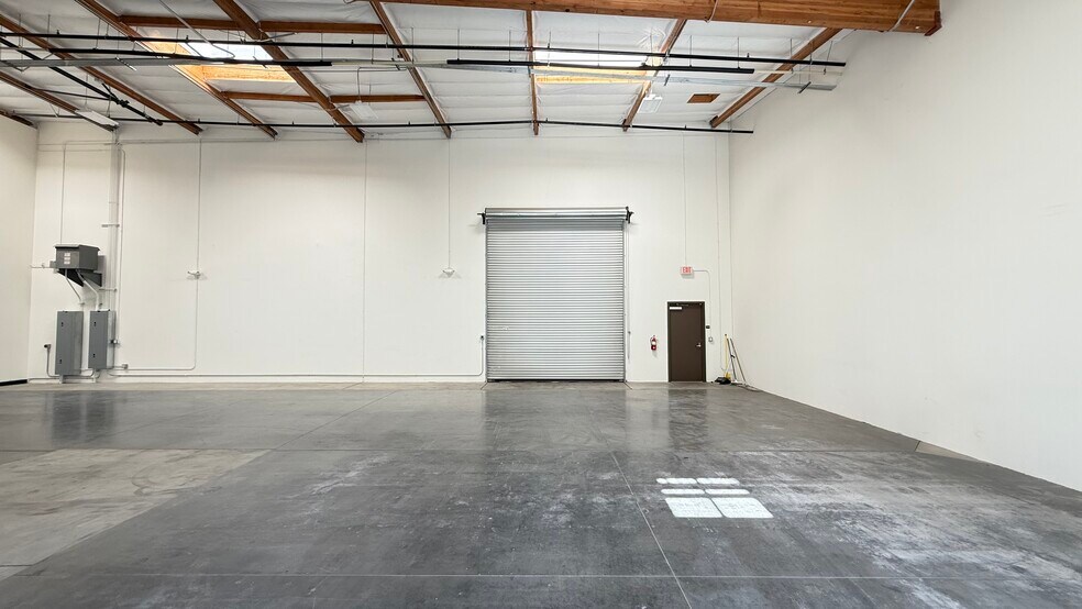 More Photos Of 29601-29607 Agoura Rd, Agoura Hills Unknown For Lease