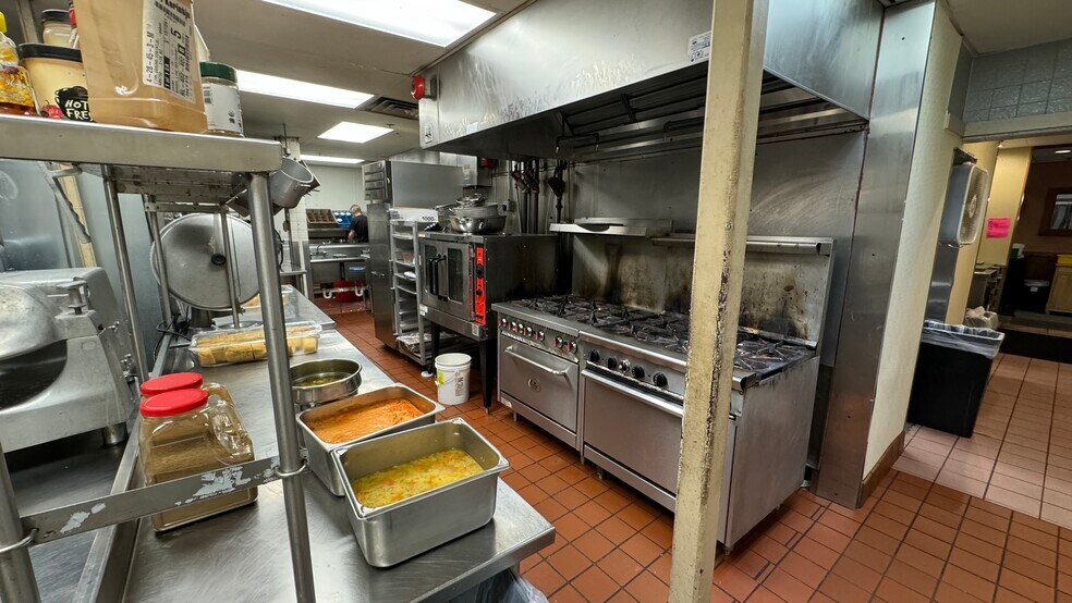 More Photos Of 2100 W Union Blvd, Bethlehem Restaurant For Lease