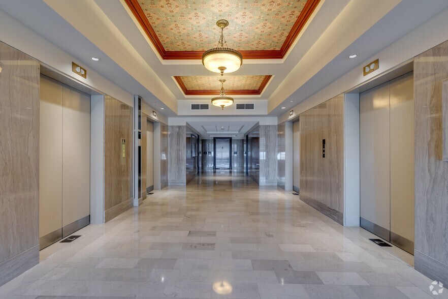 More Photos Of 320 S Boston Ave, Tulsa Office For Sale