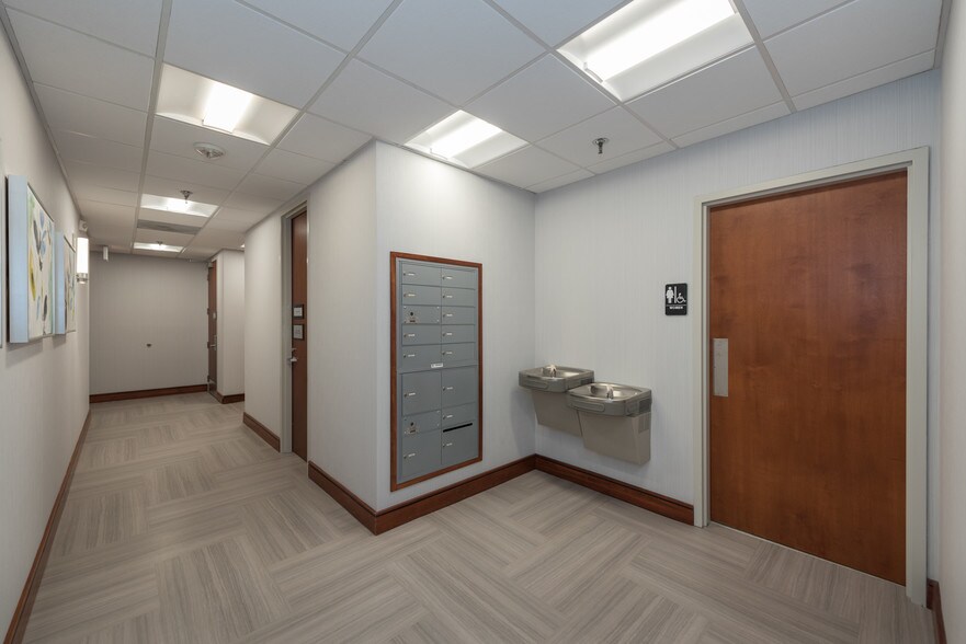 More Photos Of 7301 Forest Ave, Richmond Medical For Lease