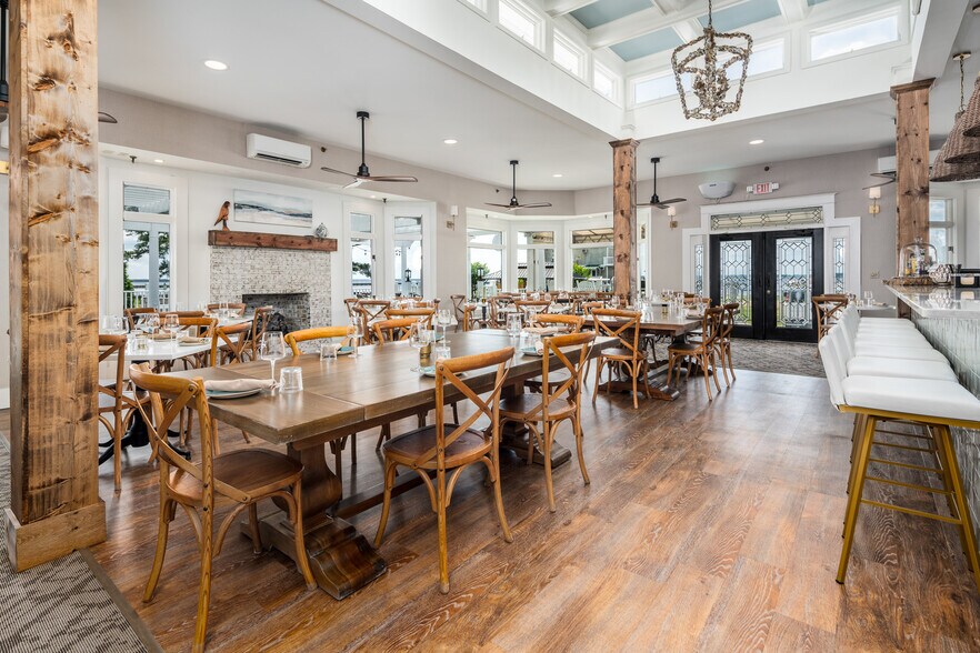 More Photos Of 738 E Main St, Belhaven Hotel For Sale