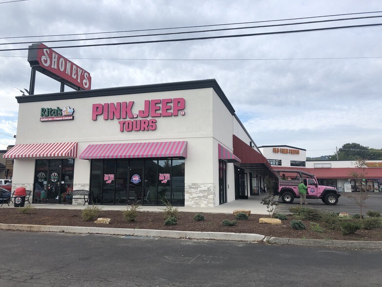 More Photos Of 3152 Parkway, Pigeon Forge Unknown For Lease