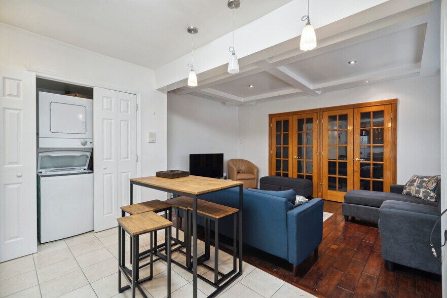 More Photos Of 23-25 S 19th St, Philadelphia Storefront Retail Office For Sale