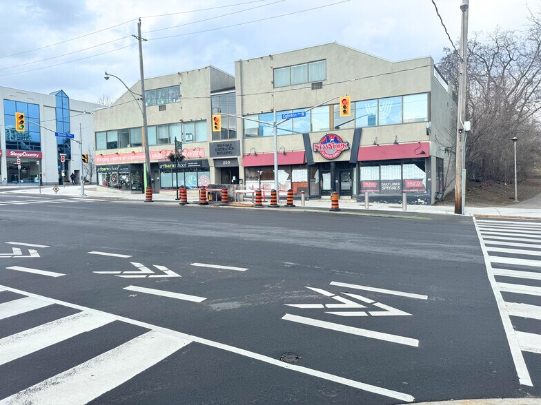 More Photos Of 250 Eglinton Ave W, Toronto Storefront Retail Residential For Lease
