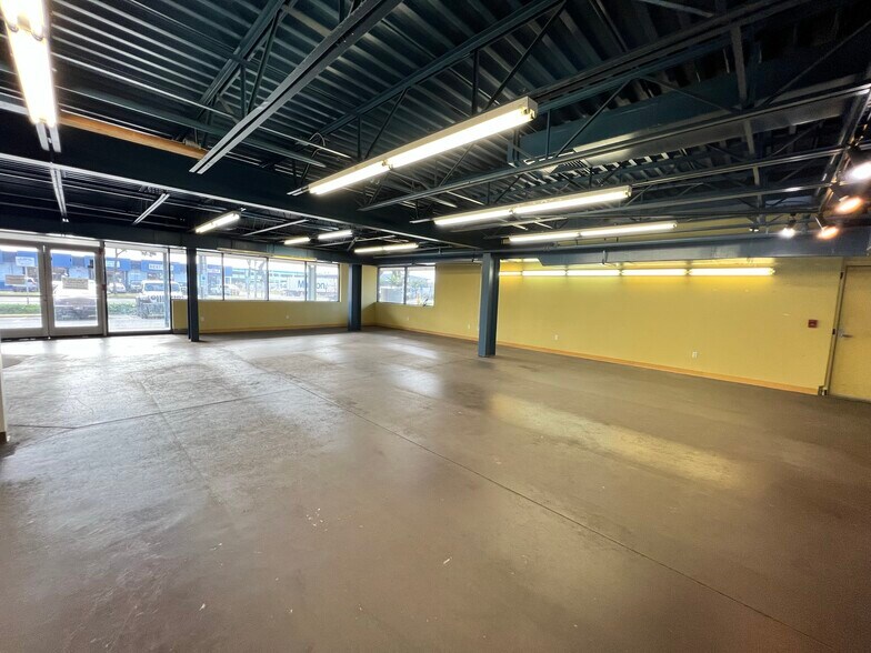 More Photos Of 120 Sand Island Access Rd, Honolulu Warehouse For Lease