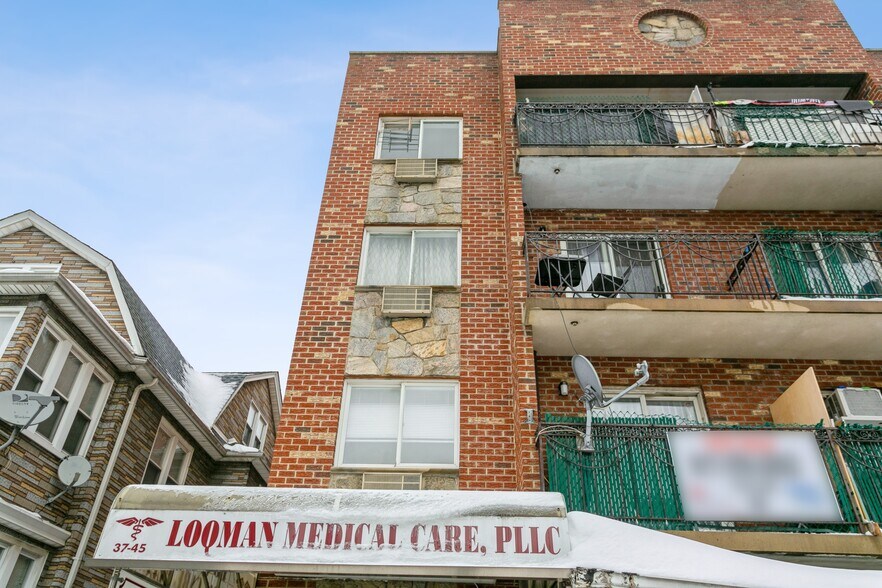 More Photos Of 3745 75th St, Flushing Apartments For Lease