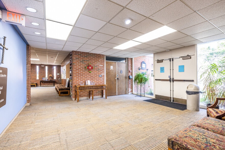 More Photos Of 1790 Lavista Rd NE, Atlanta Specialty For Lease