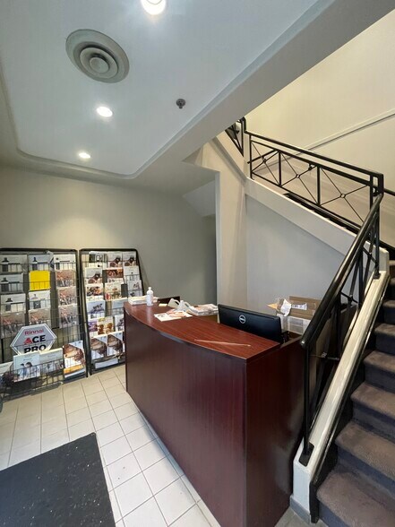 More Photos Of 1628 Kebet Way, Port Coquitlam Warehouse For Lease