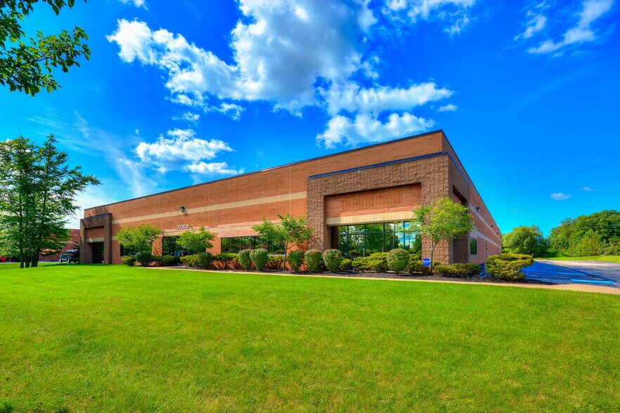More Photos Of 30305 Solon Rd, Solon Flex For Lease