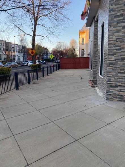 More Photos Of 1501 1st St NW, Washington Storefront Retail Residential For Lease