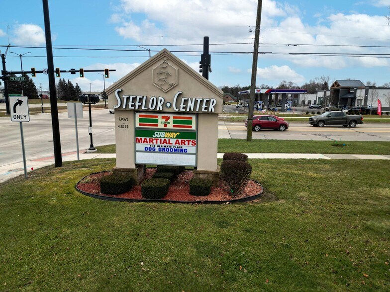 Primary Photo Of 43017-43065 Mound Rd, Sterling Heights Unknown For Lease