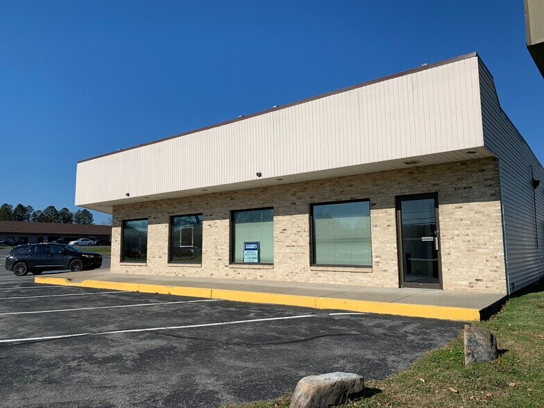 More Photos Of 208 Kevin Ln, Brodheadsville Medical For Lease