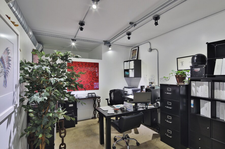 More Photos Of 2217-2219 Main St, Santa Monica Loft Creative Space For Lease