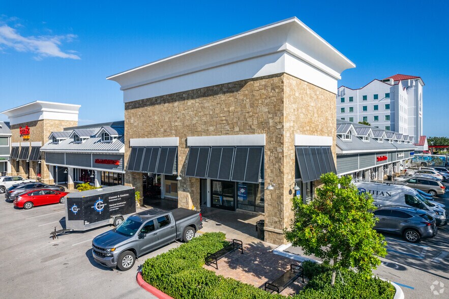 More Photos Of 648-698 Bald Eagle Dr, Marco Island Unknown For Lease