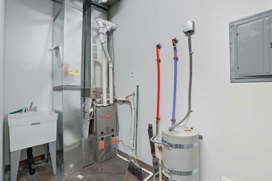 More Photos Of 15803 E Sprague Ave, Spokane Valley Office For Lease