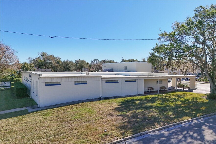 More Photos Of 1135 Lake Ave, Clermont Medical For Sale