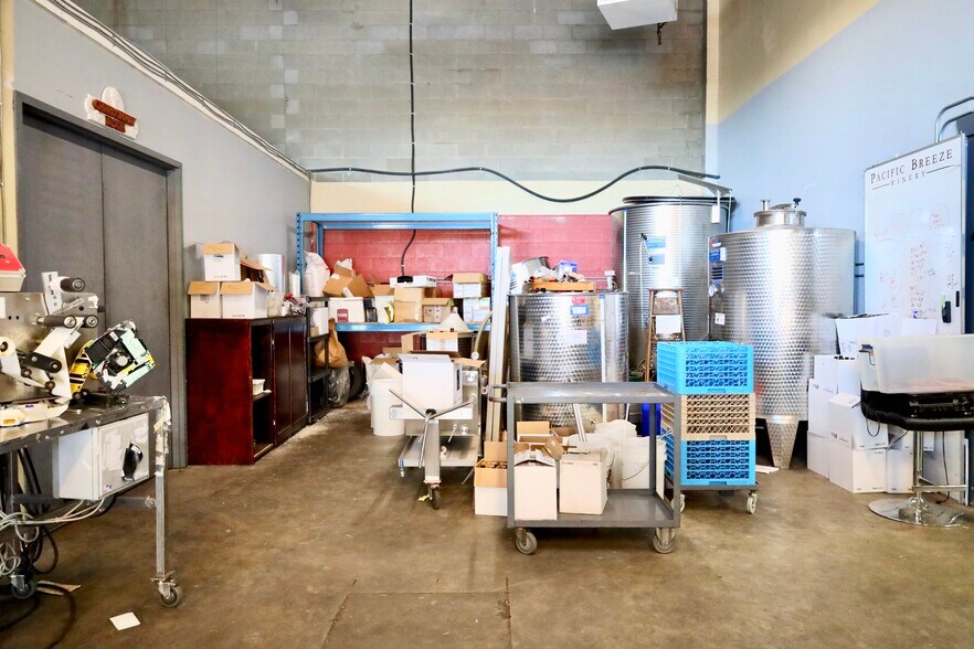 More Photos Of 320A Stewardson Way, New Westminster Showroom For Sale