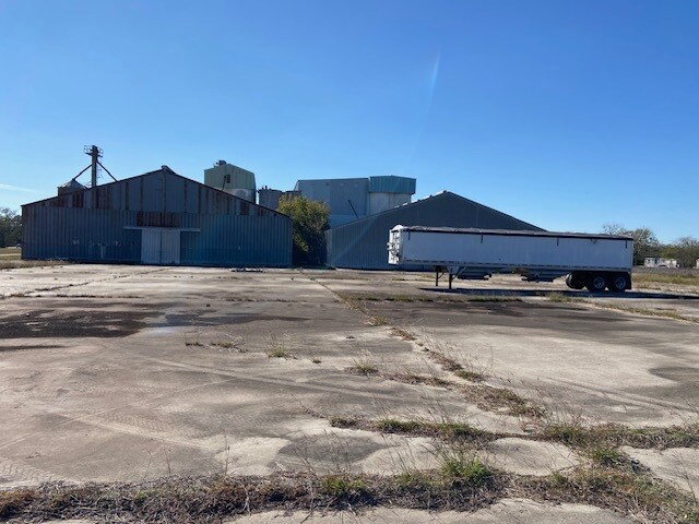 More Photos Of 0 Fannin St, Edna Warehouse For Sale