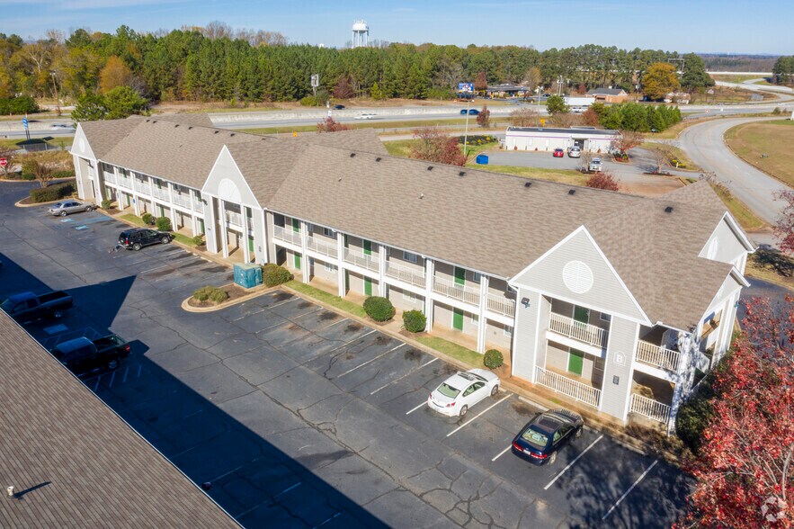 More Photos Of 130 Mobile Dr, Spartanburg Hotel For Sale